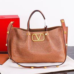 2size Tote grande Luxury Vlogo Raffias Designer Bag Classic Remache Weave Pochette Para mujer para hombre Tienda Bolsa de playa Correa Bolso de viaje Embrague Paja Hombro Bolsos cruzados