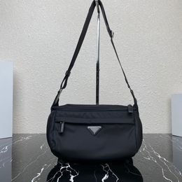 2VH994 nouveau sac de poitrine pour hommes sac à bandoulière de qualité haut de gamme en nylon style décontracté tout beau et pratique lorsque le sac sous les bras doit être entré