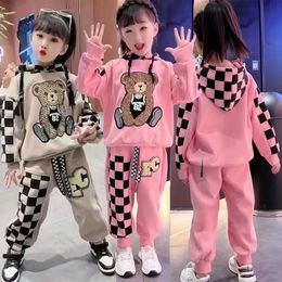 3-12 jaar Spring herfst Girls kleding set cartoonbeerpatroon hoodies broek 2 stks outfitpak voor kinderen 240401