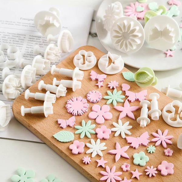 3/4 / 7pcs Sugarcraft Fondant Cutter Fondant Gâteau Moule Fondant Gâteau Décorateur de gâteau Mini étoile Moule de fleur de prune