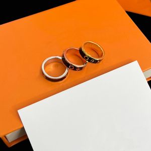 3 couleurs émail lettre quatre feuilles herbe bague de mariage Couple anneaux de mariage créateur de mode marque bijoux cadeaux avec boîte