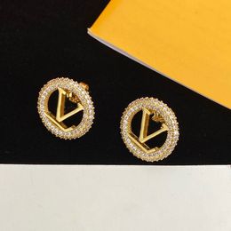 3 kleuren Dames Designer Stud Oorbellen Luxe Kleine Volledige Diamanten Holle Letter Trendy Koperen Verlovingsoorbel Groothandel