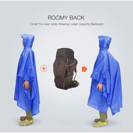 3 in 1 Raincoat Poncho Waterdichte multifunctionele Outdoor Rain Coat Shelter Mat Backpack Cover Travel voor Camping Y200324