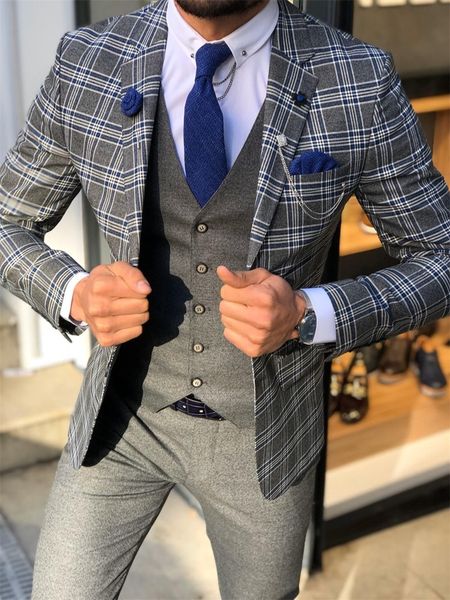 Trajes de 3 piezas para hombre, esmoquin de boda gris a cuadros, estilo moderno, ajuste personalizado, ropa de fiesta con solapa, abrigo + pantalón + chaleco