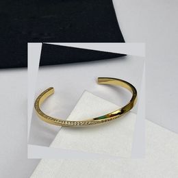 3 styles bracelet femmes bracelets plaqué or 18 carats Bracelet bijoux de luxe bracelet qualité en acier inoxydable alphabet bracelet à breloques bijoux bracelets cadeau de fête