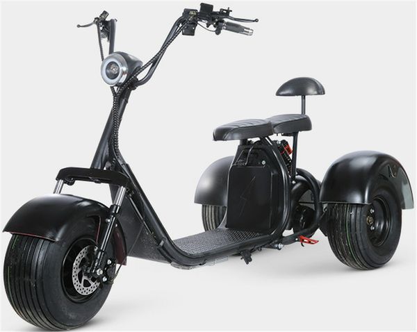 Le scooter électrique à moteur haute puissance à deux places à 3 roues prend en charge l'avant / l'arrière, l'antivol électronique convient aux personnes âgées et aux autres personnes