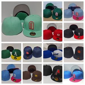 30 couleurs hommes plat pleine taille casquettes fermées mode hip hop coeurs gris bleu noir lettre Chicago baseball sports toutes les équipes chapeaux ajustés amour hustle taille 7-8