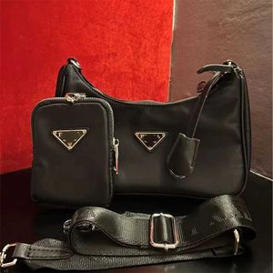 30% de descuento en bolso de diseñador 2024 Bolsos Tres en uno Tela Oxford Moda Axila Cadena pequeña Cartero Solo hombro Crossbody Cambio de marea Pequeño