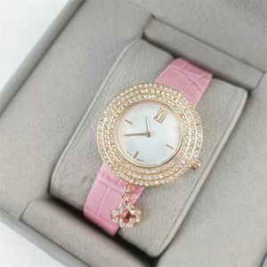 30% OFF montre Montre Femme Cleef Trois points Quartz Top Luxe Arpels Ceinture en cuir diamant dame accessoires Forme de trèfle à quatre feuilles Mode VAN