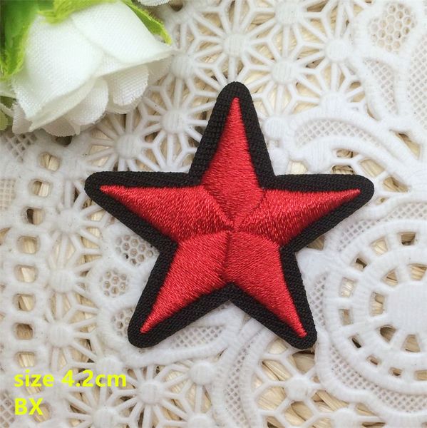 Livraison gratuite 30 pièces couleur rouge petite étoile brodé fer sur patchs badge de vêtement qualité Appliques BX accessoire de bricolage