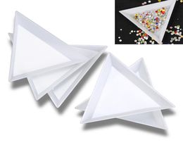 30 pcs Triangle en plastique blanc plateaux de tri rond pour nail art des strass