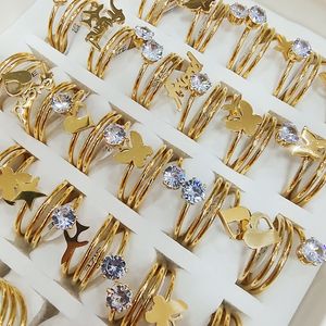 30 pièces / lot à la mode en forme de coeur LOVE papillon avec strass en acier inoxydable anneau spirale plaqué or femmes bijoux cadeau de fête