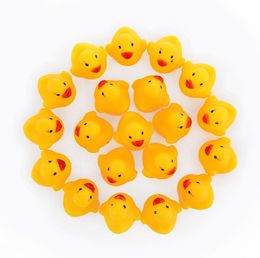 3000 stks / partij Groothandel Mini Rubber Bath Ducks Noise Maker PVC Duck met Sound Drijvende Snelle Levering Zwemmen Strand SN4929