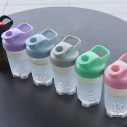 300 ml Cautador de plástico Botellas de agua Niños portátiles al aire libre Cazas de batido de leche con tapa multicolores transparentes color rosa azul verde color púrpura 2 85bz