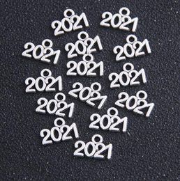 300 stks zilveren kleur digitale 2021 jaar charms nummer hanger ketting handcrafts maken van bevindingen sieraden 9x14mm