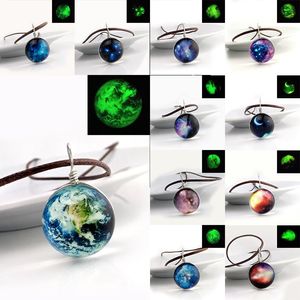 Fashion Starry Outer Space Universe Ädelsten Halsband Glöd i det mörka glasbollen Hängsmycke Necklace för Women Mens Smycken Mix Modeller