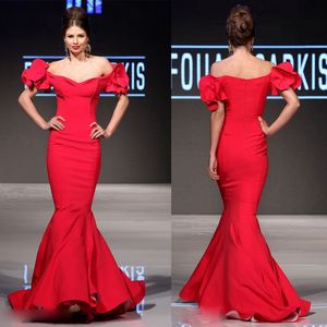 Abiti da sera sexy a sirena rossa con spalle scoperte senza maniche Mnm Couture Prom Dress Abiti da sera lunghi fino al pavimento con volant