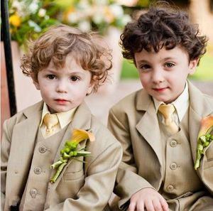 Moda Son Tasarım Çocuk Giymek Özel Yapılmış 3 Parça Çocuk Düğün Damat Suits Boys 'Resmi Düğün / Doğum Günü Smokin