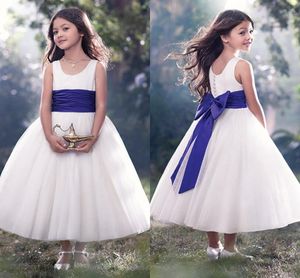 2017 Fashion White Flower Girl Abiti di lusso A Line Girocollo Abiti con cerniera coperta Vintage Bow Knot Lunghezza tè Tulle Girl Pageant Dress