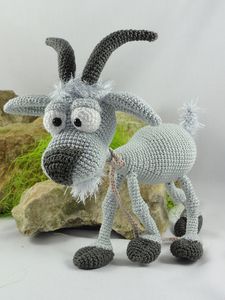 アミグルミかぎ針編みヤギのおもちゃ人形rattle0123456783565977