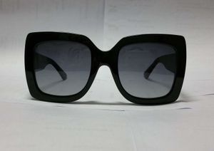 Kobiety 0083 Square Okulary przeciwsłoneczne Czarne szaro -zacienione moda Ogólne okulary przeciwsłoneczne Nowe z pudełkiem