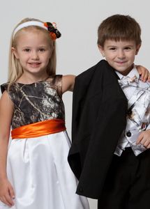 Härlig Camo Flower Girl Dresses for Weddings 2015 Juvel Neck Camouflage Forest Flower Girls Wear With Belt Realtree Girl Pageant G1987