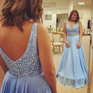 Çarpıcı Işık Sky Blue Artı Boyutu Balo Elbise A Hattı V Boyun Kolsuz Kristaller Seksi Akşam Parti Törenlerinde Sweep Tren kesip