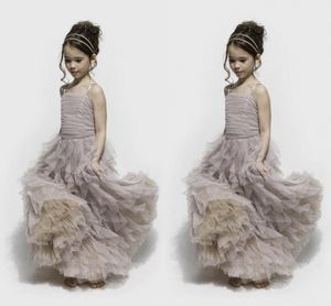 Dusty Purple Tulle Flower Girl's Dresses Spaghetti Straps Peats Ruffles Kjol Ruched Bodice Kläder Stack upp En Line Pageant Gowns