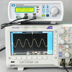 Freeshipping High Precision Digital DDS Dual-Channel Signal Source Generator Arbitry Waveform Frequency Meter 200MS / S 25MHz