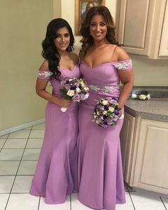 安く紫色の紫の人魚の国の花嫁介添人の肩のビーズの結婚式のゲストのドレスの床の長さの名誉衣裳の長いメイド