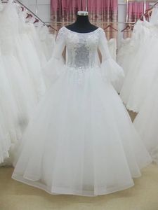 2019 Vinter Plus Storlek Bröllopsklänningar Boll Gown Scoop Neck Lace Se genom Bodice Sequin Beadings Bridal Dress Flare Sleeves