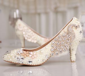Mezuniyet Töreni Kadın Yavru Topuk Beyaz Inci Düğün Ayakkabı Lüks Renkli Kristal Ayakkabı Rhinestone Parti Balo Ayakkabı Pompalar