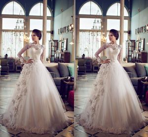 2015 Vintage Suknie ślubne z długimi rękawami Sheer High Neck Puffy A-Line Długość podłogi Koronkowa suknia ślubna z aplikacjami plus rozmiar skromny