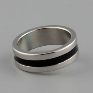 Großhandels-Heißer neuer starker magnetischer magischer Ring Farbe Silber + Schwarz Finger Magier Trick Requisiten Werkzeug Innendurchmesser 20mm Größe L
