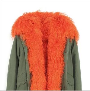 雪の暖かいコートジャッズファールオレンジモンゴル羊の毛皮のライナーアーミーグリーンキャンバスミニジャケット雪冬の短いパーカーが毛皮のトリム