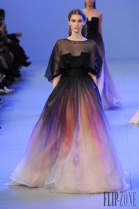 Graceful Elie Saab Ombre Pleats Evening Dresses A-Line Sheer Crew Neck Half Sleeves Evening Gowns Prom Dress