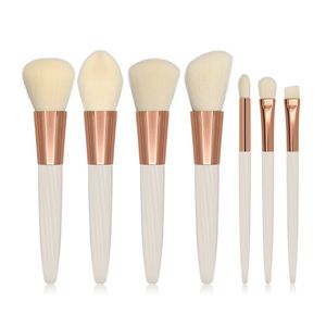 Set di pennelli per trucco bianco da 7 pezzi, fondotinta in polvere, ombretto, fard, cosmetici, kit di strumenti per pennelli per trucco di bellezza