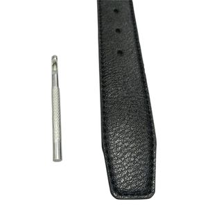 Bälten Kvinnor Mens Belt Black äkta läder guld slät spänne med vit låda vit dammväska vit presentpåse svart kort 28 65483100