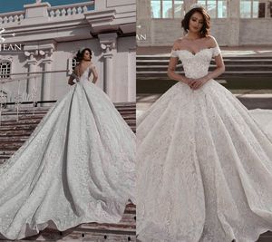 Hot Sell Ballroom Bröllopsklänningar Sweetheart Appliqued Beaded Ärmlös Bridal Gown Backless Ruched Court Train Robes de Mariée Custom Made