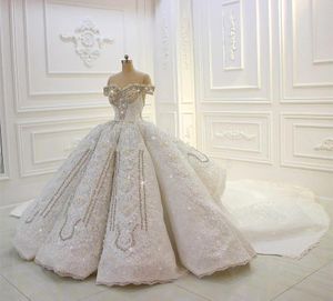 Luxuriöse schulterfreie Spitze-Ballkleid-Brautkleider 2020, Perlen-3D-Blumenapplikationen, geraffte Kapellenschleppe, Hochzeit, Brautkleider, echtes Bild