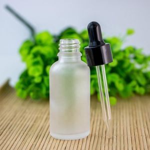 30ml Пустые бутылки из матового стекла пипетки Ароматерапия Духи бутылки капельницы с золотом Black Silver Cap On Promotion