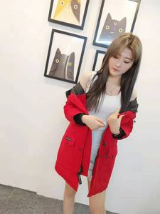 2024 Doudoune Monclair Womens Down Coats 짧은 푹신한 클래식 다운 재킷 여성 재킷 디자이너 탑 캐주얼 패션 윈드 브레이커 따뜻한 탑 다운 코트 XS-XL