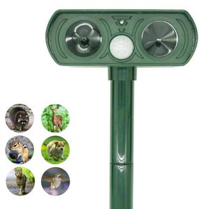 Ultrasonic Animal Repeller.Solar Powered Repeller with Motion Sensor Ultrasonic and Red Flashing Lights Outdoor Waterproof Farm Garden Yard