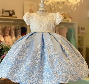 Fashion Pearls Lace Little Girls Pageant Klänningar Appliqued Ball Gown Flower Girl Dress for Wedding Jewel Neck First Communion Grows