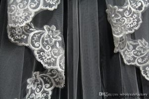Vintage White Ivory One Layer Wedding Veil spetsar kantade kapelllängd romantiska brudslöjor med kam billigt redo att skicka CPA091322S