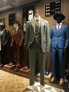 Nyaste två knappar groomsmen notch lapel bröllop brudgum tuxedos män passar bröllop / prom / middag bästa man blazer (jacka + slips + väst + byxor) B776