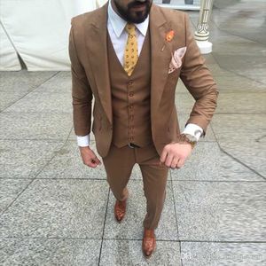 Brand New Brown Groom Tuxedos Peak Lapel Slim Fit Groomsmen Suknia Ślubna Doskonała Kurtka Mężczyzna Blazer 3 Piece Suit (Kurtka + Spodnie + Kamizelka + Krawat) 116