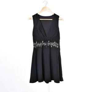 2019 Vår sommar Frankrike Blomstryck Ärmlös Empire Waist Ruched Hollow Out V Neck Mini Klänningar Kvinnor Klänning Fashion M3118