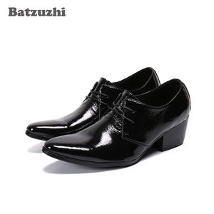 Batzuzhi Stivali in pelle da uomo fatti a mano Punta a punta Stivaletti in vera pelle neri Stringati Tacchi da 6,5 cm Botas Hombre, EU38-EU46