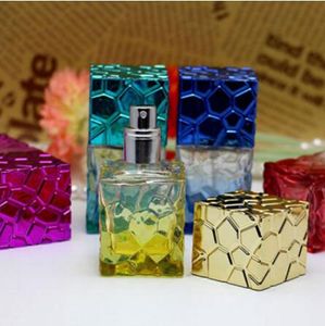 100pcs 30ml Praça Atomizador de vidro Frasco de perfume portátil frasco de perfume Cap UV spray de vidro Cube Garrafa de água nova